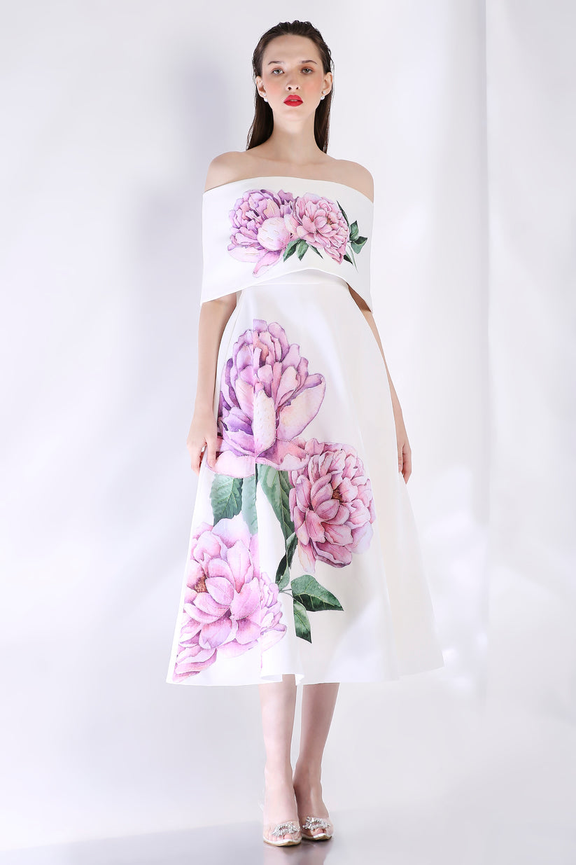 Embodies elegance floral design Dress