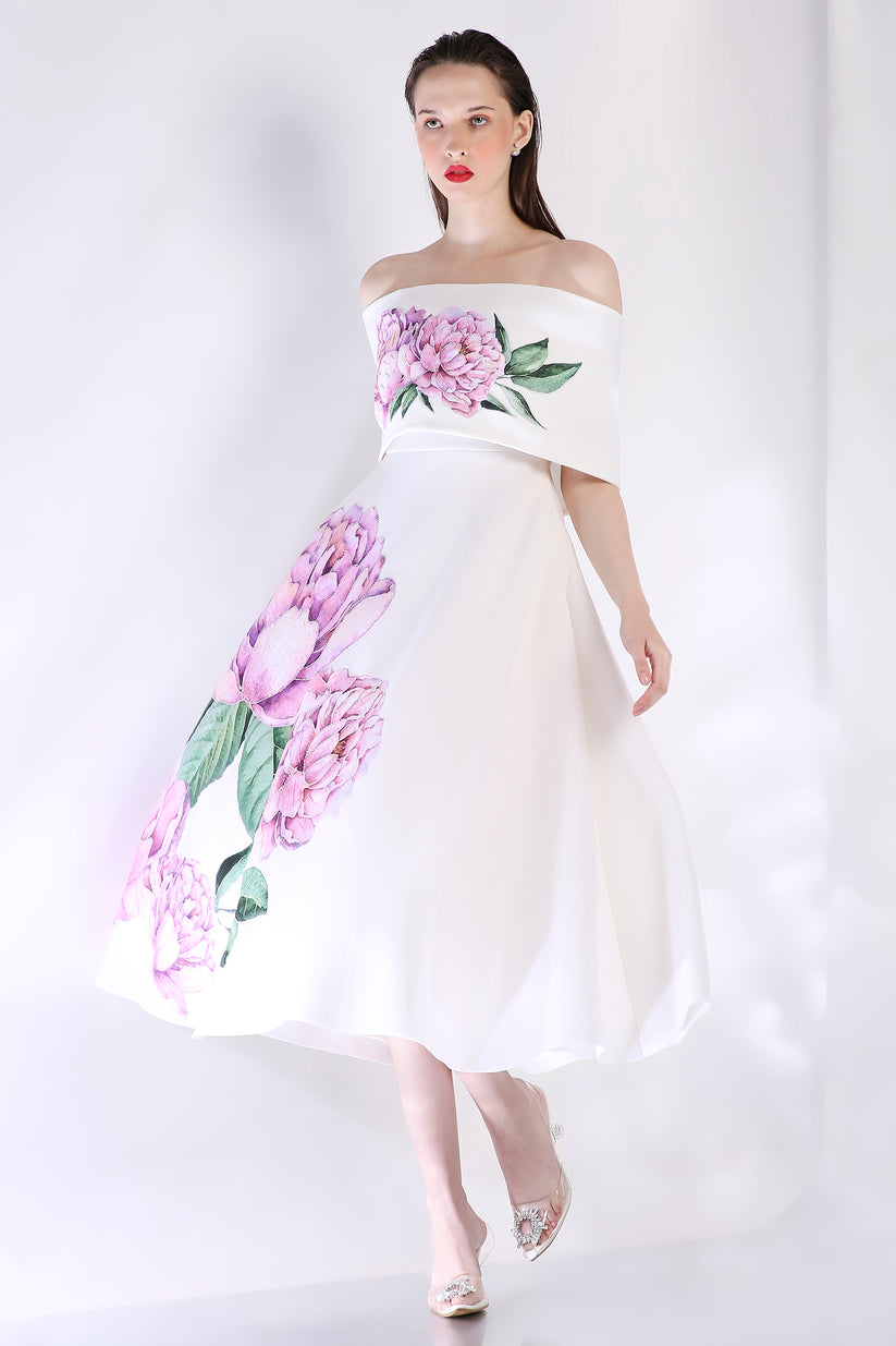 Embodies elegance floral design Dress