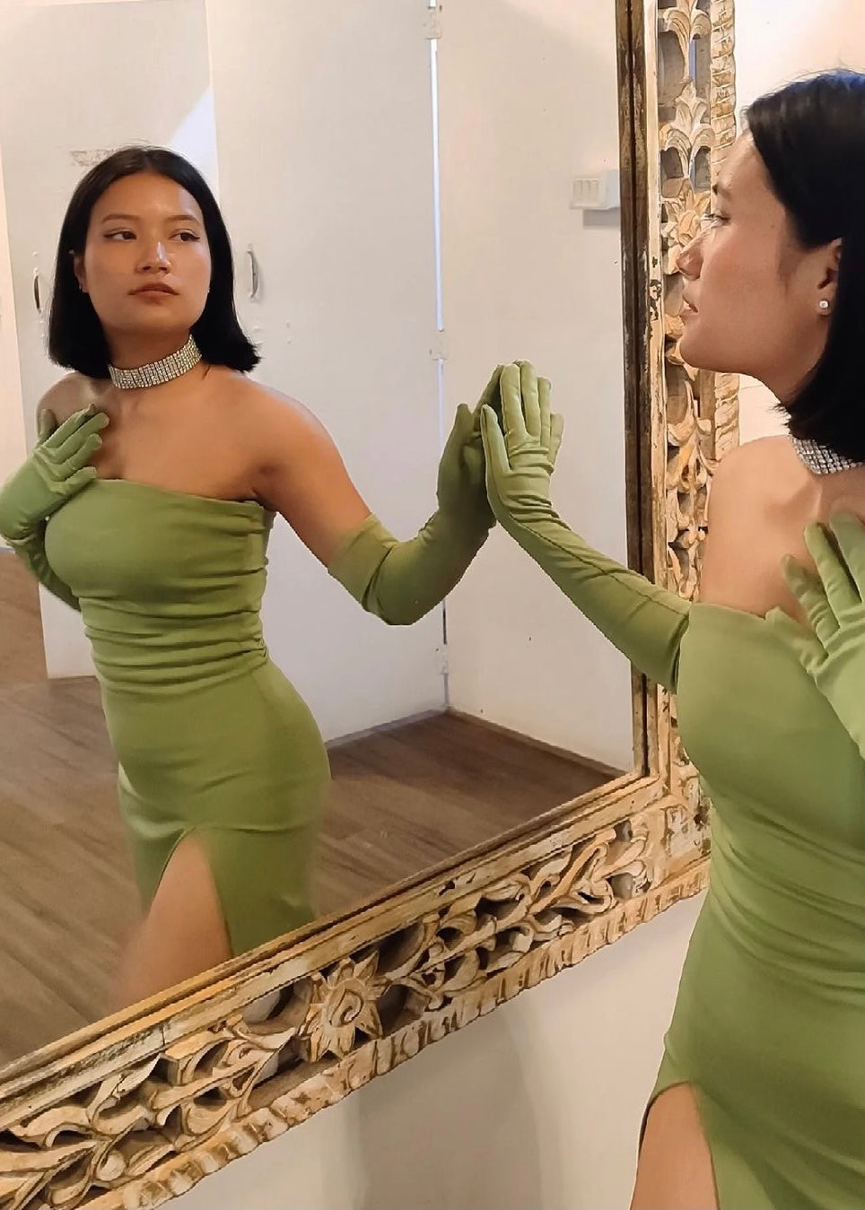 Long Classic Dress & Gloves Set